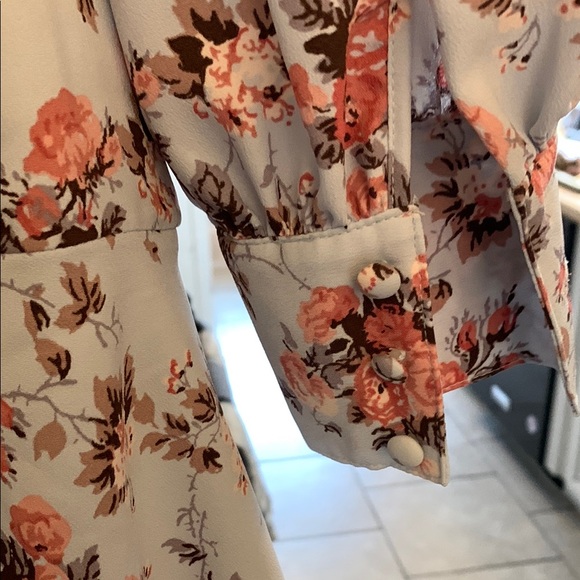 Floral Print V-Neck Dress - Picture 10 of 10